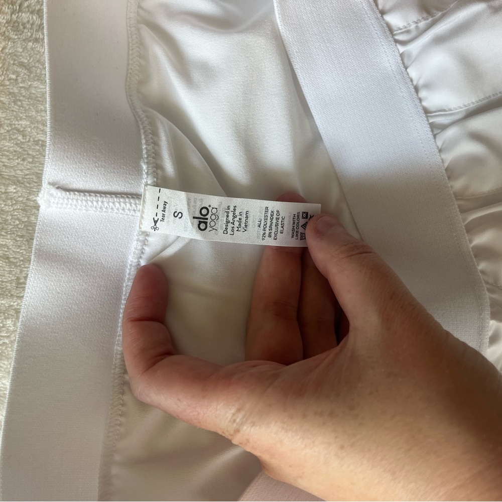 ALO Yoga White Pleated Mini Skirt - Picture 3 of 3